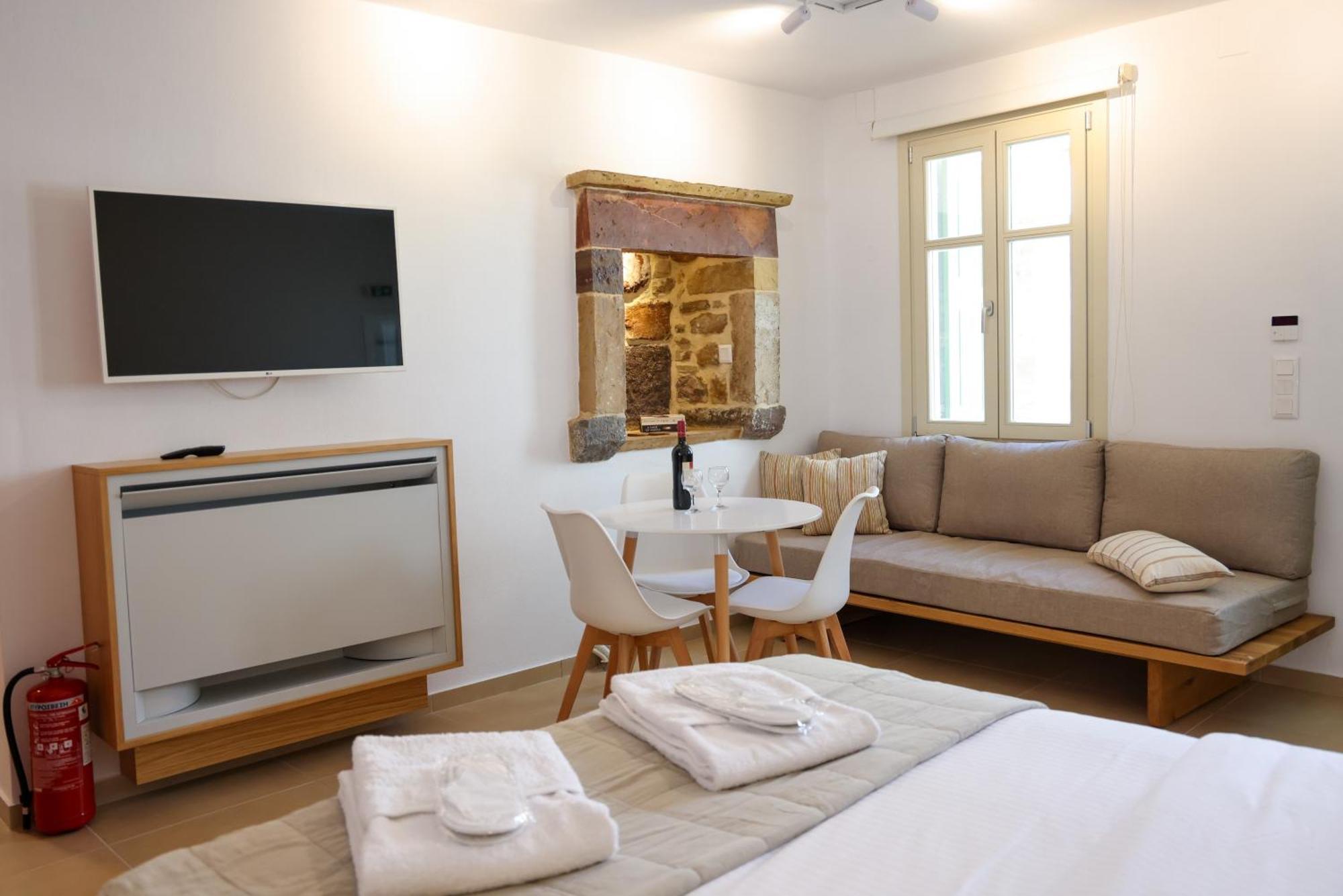 Castrusso Castle Apartments Хиос Экстерьер фото
